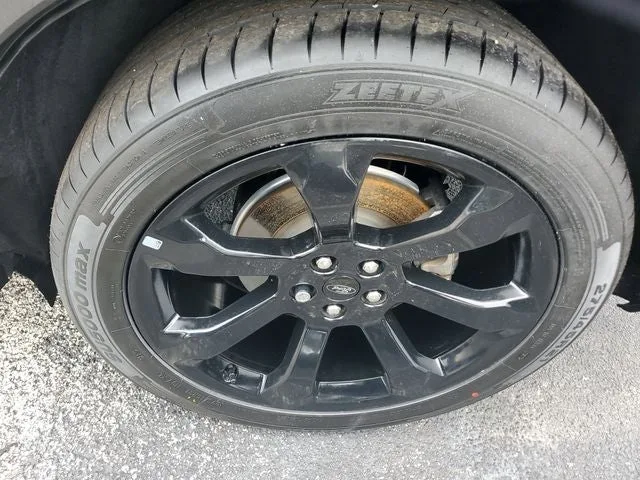 2023 Ford Explorer ST-Line photo 6
