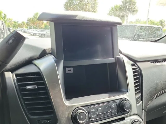 2019 Chevrolet Tahoe LT photo 27
