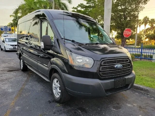 2015 Ford Transit-250 Base photo 2