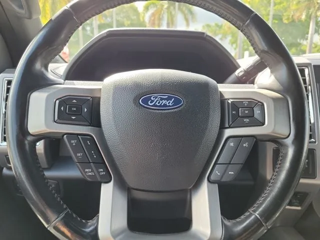 2018 Ford F-250SD Platinum photo 25