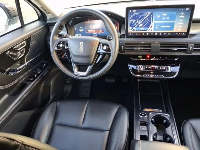2023 Lincoln Corsair Standard photo 8