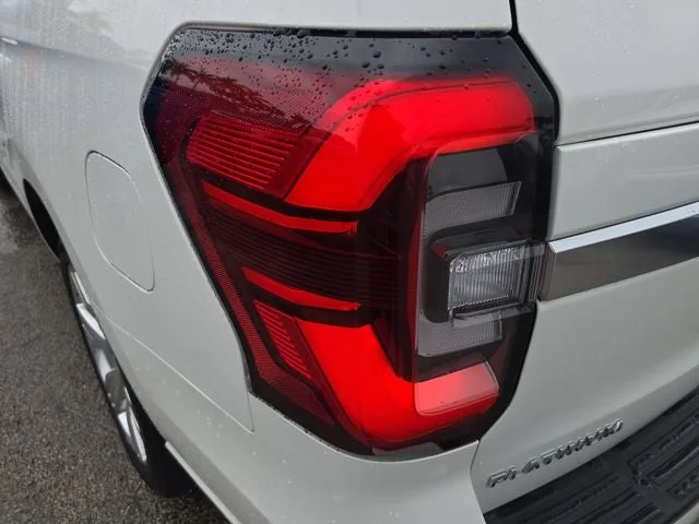 2024 Ford Expedition Platinum photo 5
