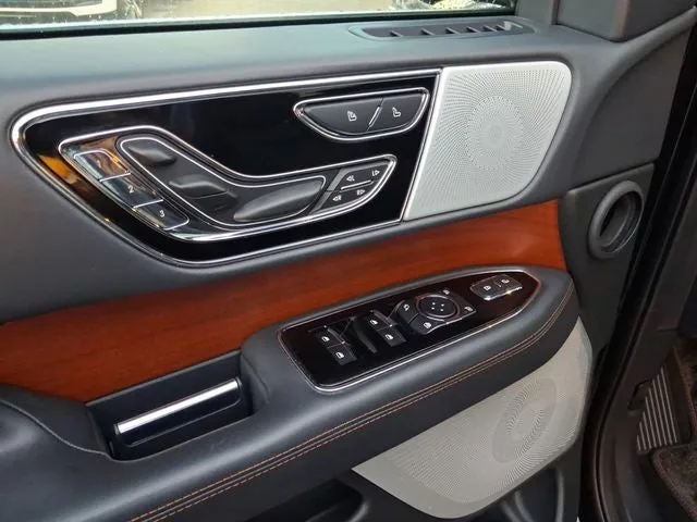 2024 Lincoln Navigator L Black Label photo 15