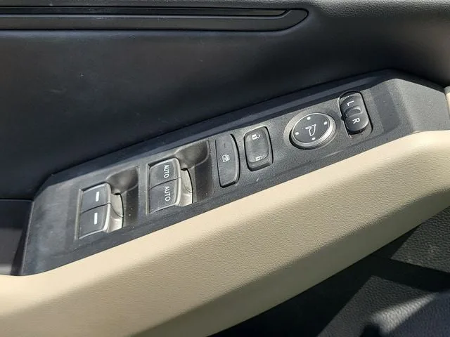 2023 Honda Accord Hybrid EX-L photo 16