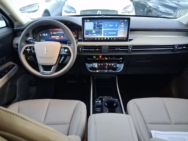 2024 Lincoln Corsair Premiere photo 7