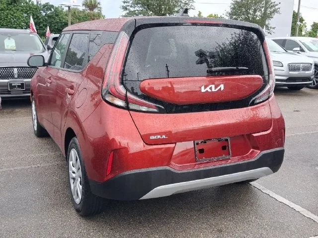 2023 Kia Soul LX photo 3