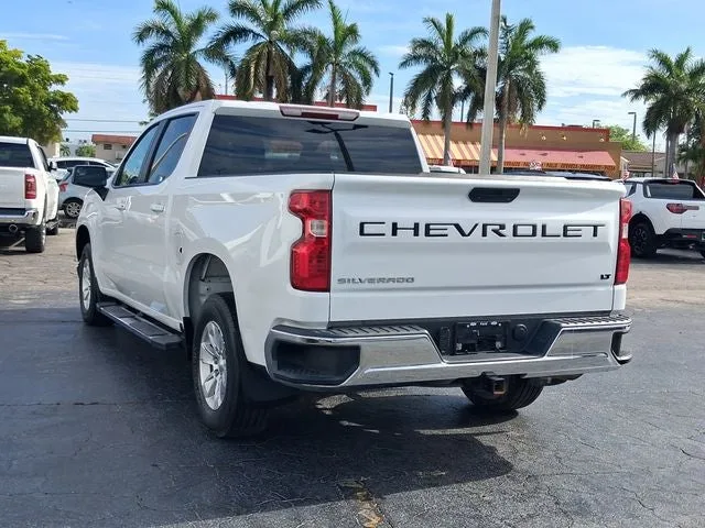 2021 Chevrolet Silverado 1500 LT photo 3