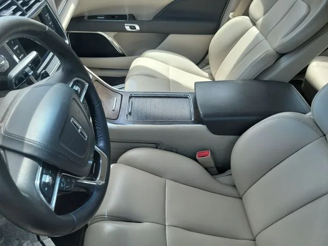 2020 Lincoln Continental Standard photo 12