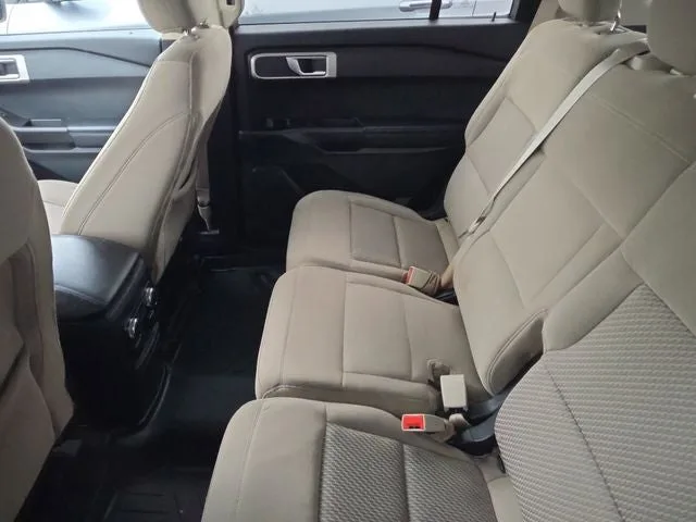2021 Ford Explorer Base photo 12