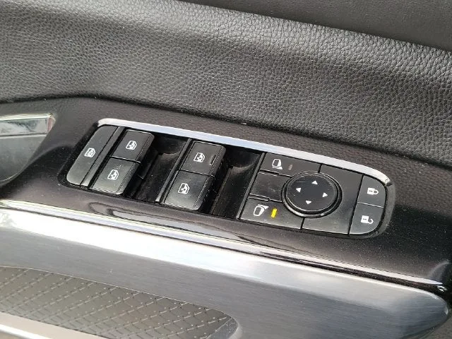 2022 Nissan Pathfinder SL photo 14