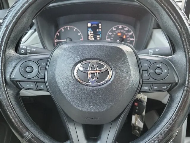 2025 Toyota Corolla Cross L photo 17