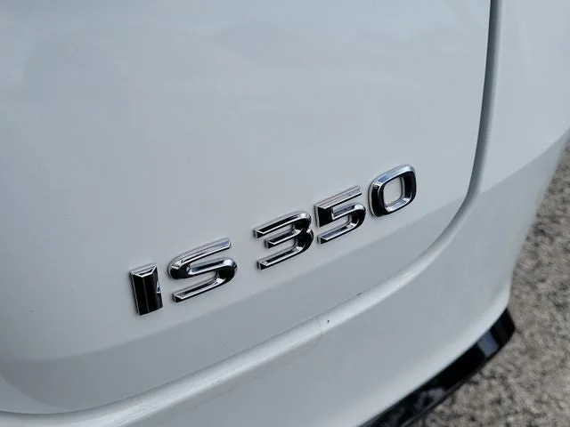 2025 Lexus IS 350 F SPORT Design photo 6