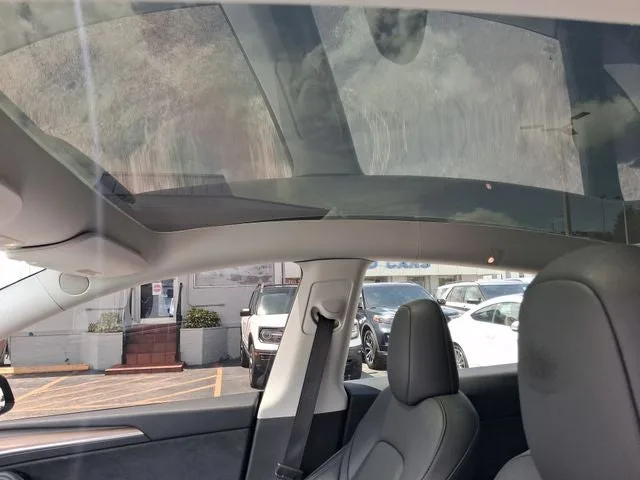2025 Tesla Model Y Long Range photo 13