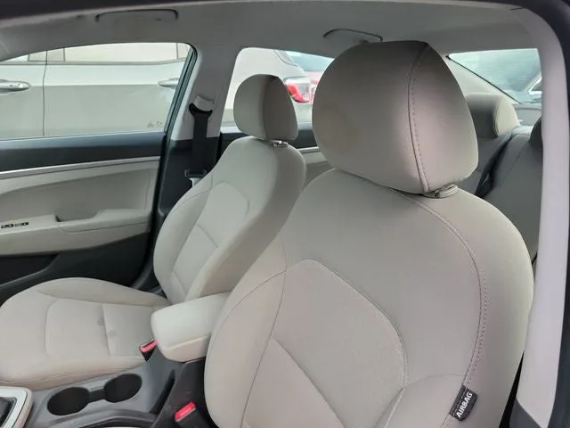 2020 Hyundai Elantra SE photo 9