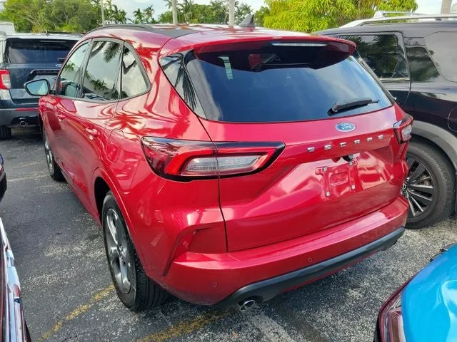 2024 Ford Escape ST-Line photo 4