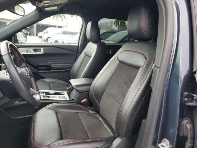 2023 Ford Explorer ST-Line photo 15
