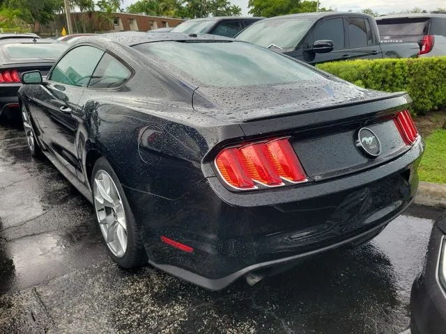 2015 Ford Mustang EcoBoost Premium photo 4