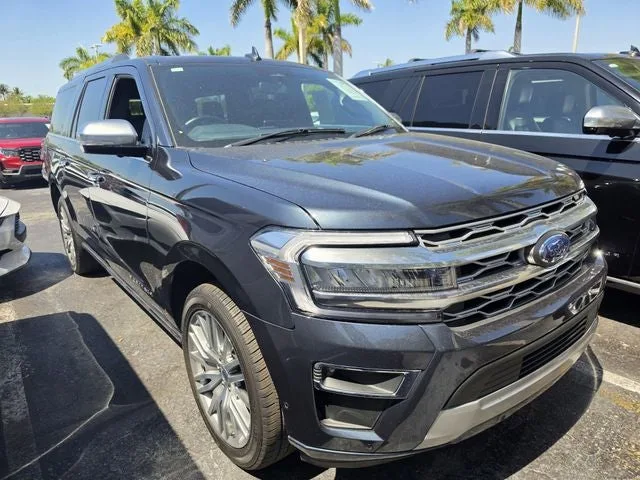 2024 Ford Expedition Max Platinum photo 2