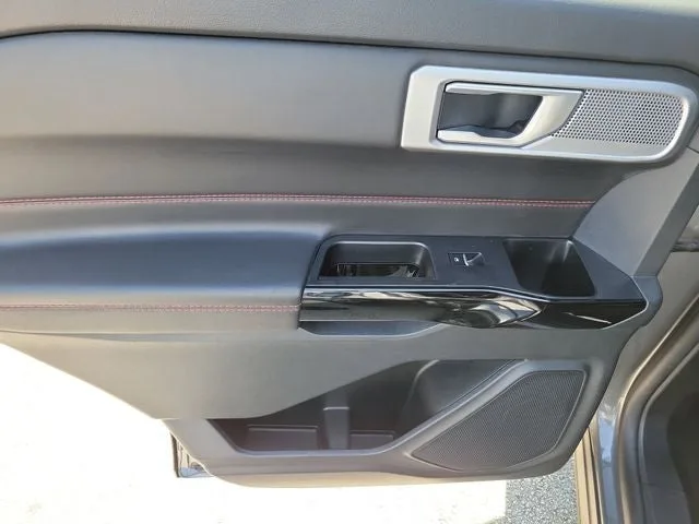 2023 Ford Explorer ST-Line photo 9
