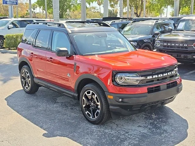 2023 Ford Bronco Sport Outer Banks photo 2