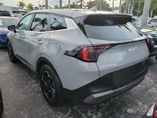 2026 Kia Sportage EX photo 4