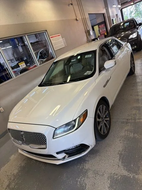 2020 Lincoln Continental Standard photo 2