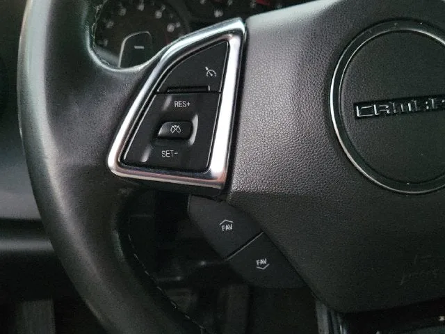 2017 Chevrolet Camaro 1LT photo 21