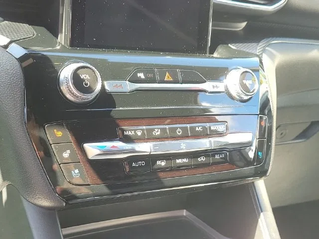 2023 Ford Explorer ST photo 25
