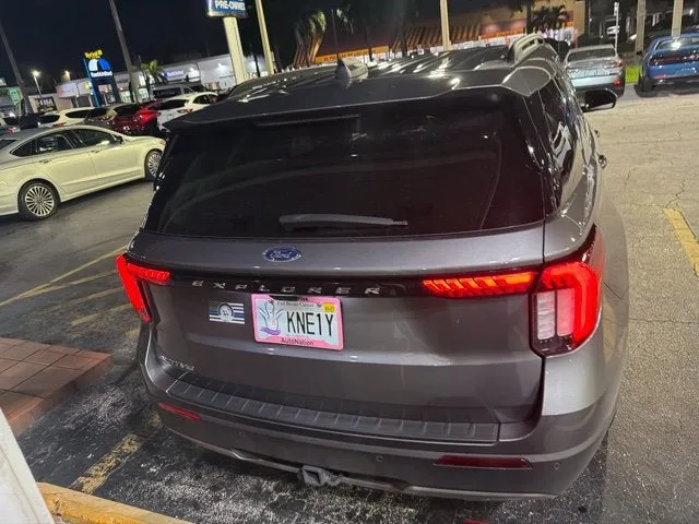 2025 Ford Explorer Active photo 5