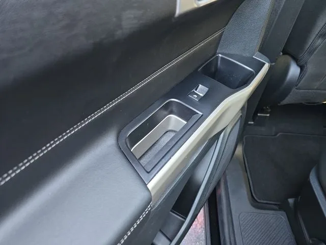 2023 Ford Explorer XLT photo 10