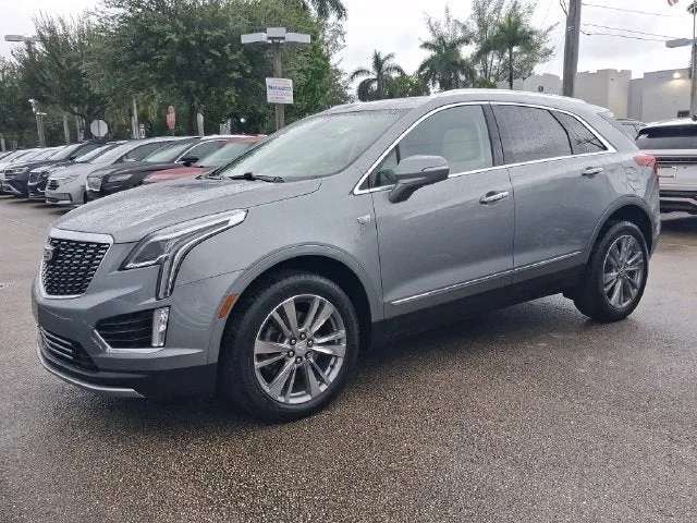 2023 Cadillac XT5 Premium Luxury photo 2