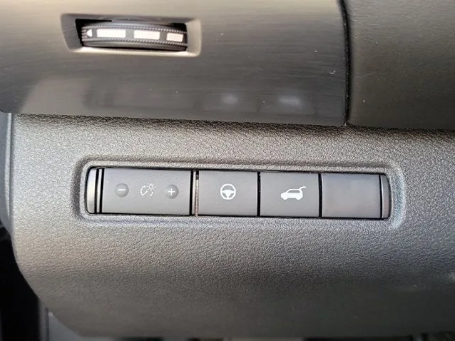 2025 Nissan Pathfinder Rock Creek photo 15