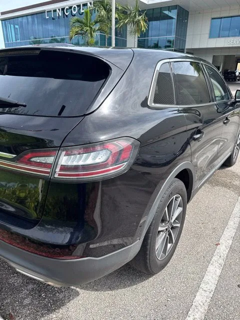 2022 Lincoln Nautilus Standard photo 8
