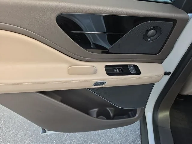 2024 Lincoln Aviator Reserve Premium photo 10