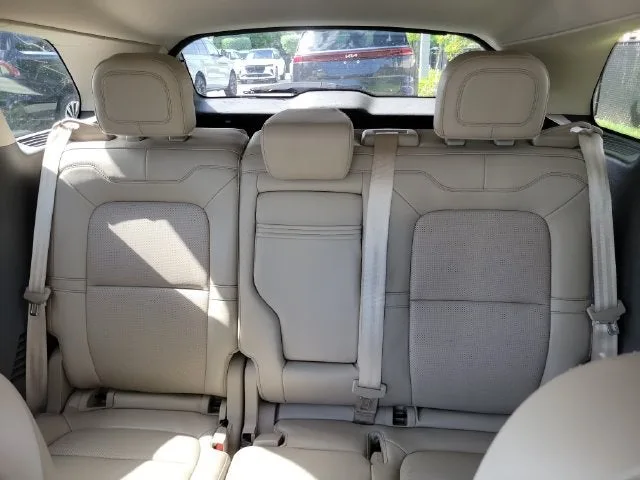 2022 Lincoln Corsair Standard photo 10