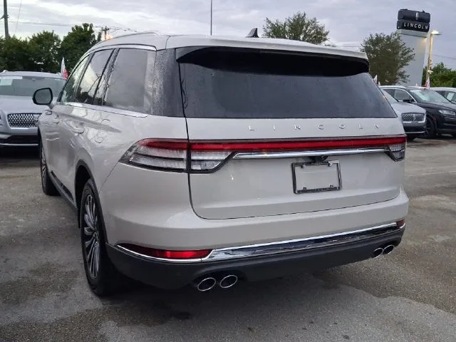2024 Lincoln Aviator Premiere Premium photo 3