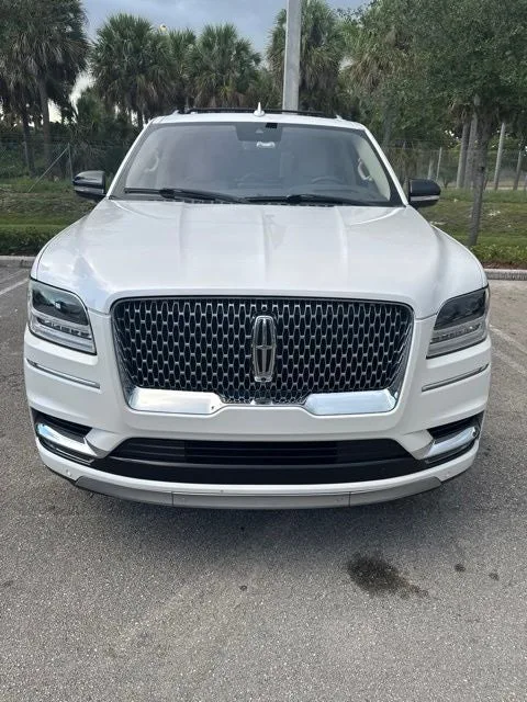2019 Lincoln Navigator L Reserve photo 4