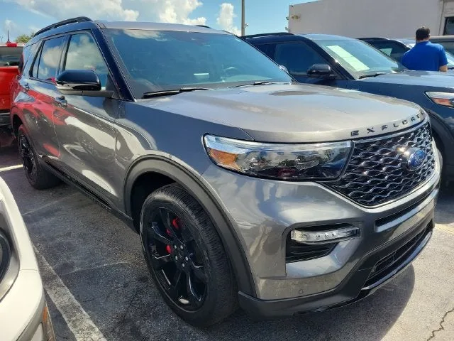 2023 Ford Explorer ST photo 2