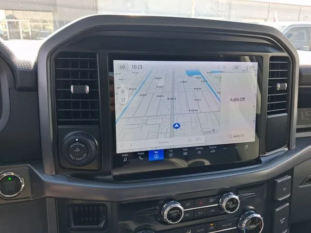 2025 Ford F-150 Lightning XLT photo 19