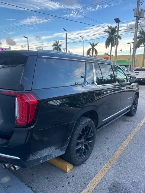 2022 GMC Yukon XL Denali photo 13