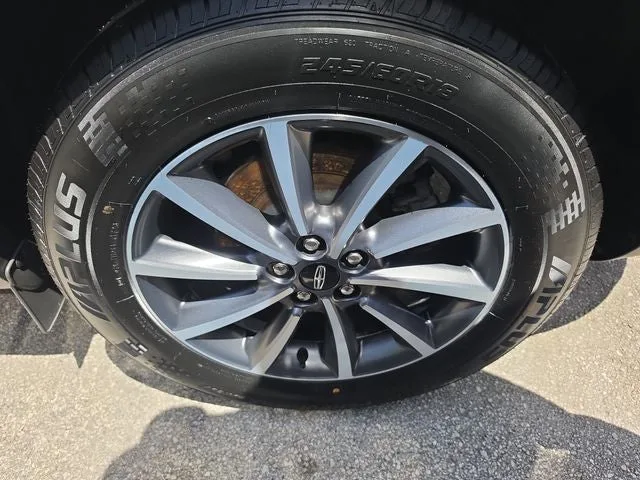 2022 Lincoln Nautilus Standard photo 6