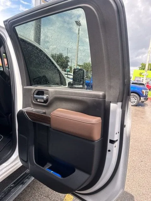 2022 Chevrolet Silverado 3500HD High Country photo 10