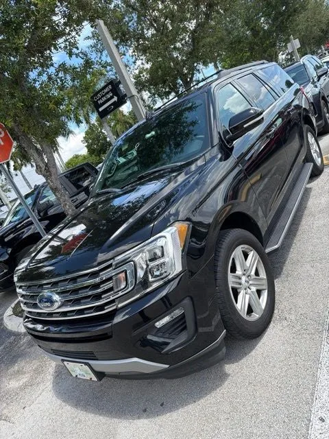 2019 Ford Expedition Max XLT photo 3