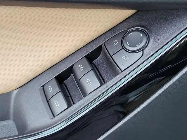 2025 Chevrolet Equinox ACTIV photo 16