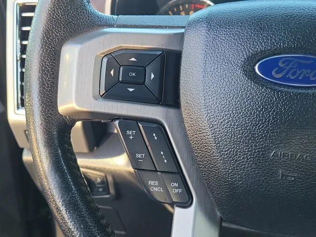 2016 Ford F-150 Platinum photo 22