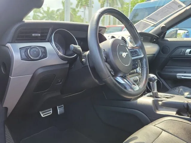 2020 Ford Mustang EcoBoost Premium photo 8