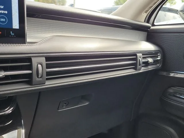 2024 Lincoln Corsair Premiere photo 31
