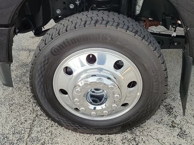 2026 Ford F-450SD Platinum DRW photo 10