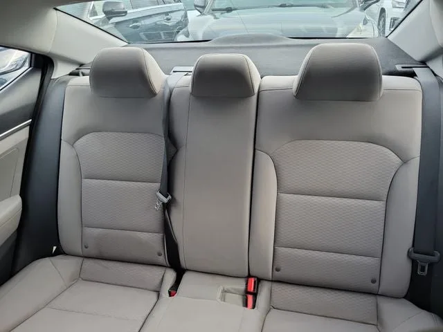2020 Hyundai Elantra SE photo 10
