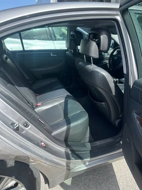 2011 Hyundai Genesis 3.8 photo 10